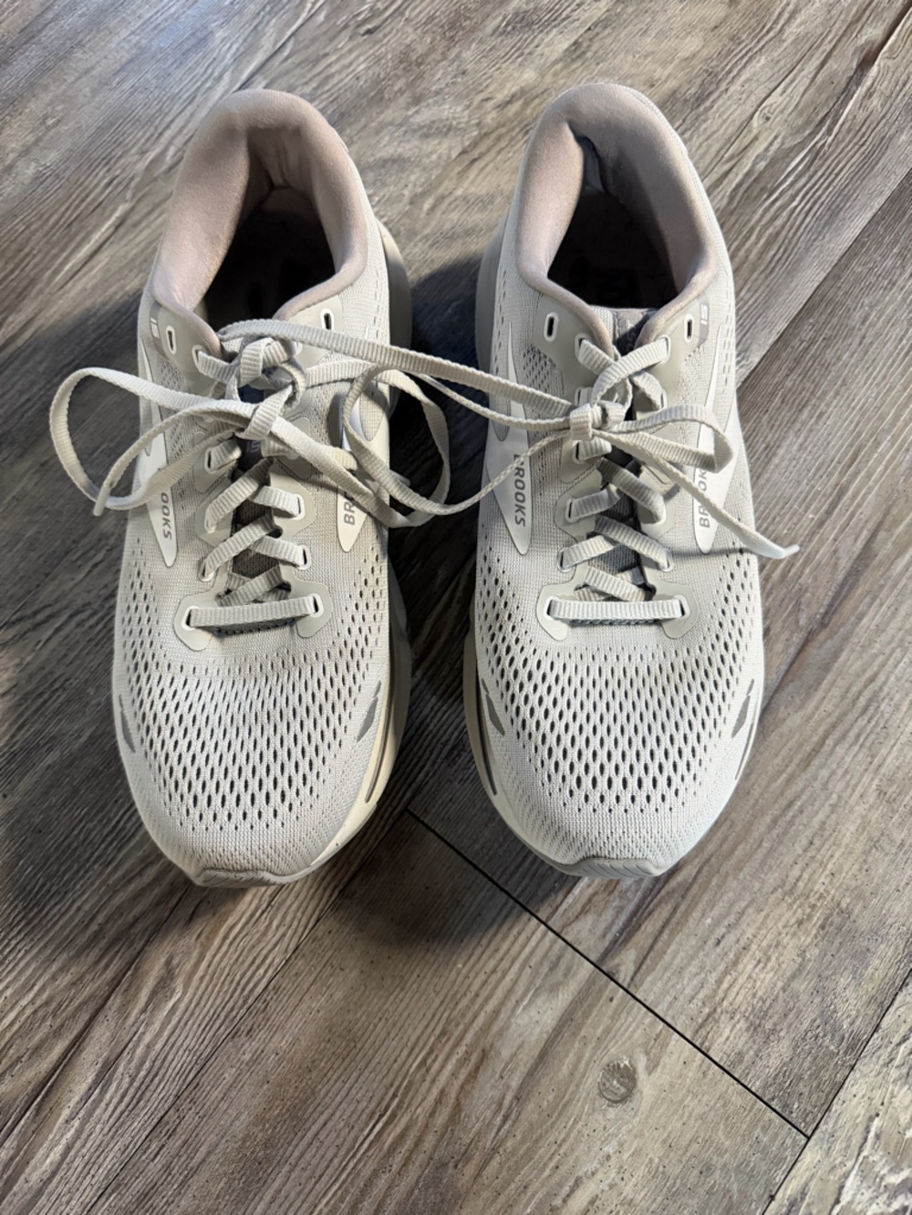 Brooks Shoes - Picture 5 of 8